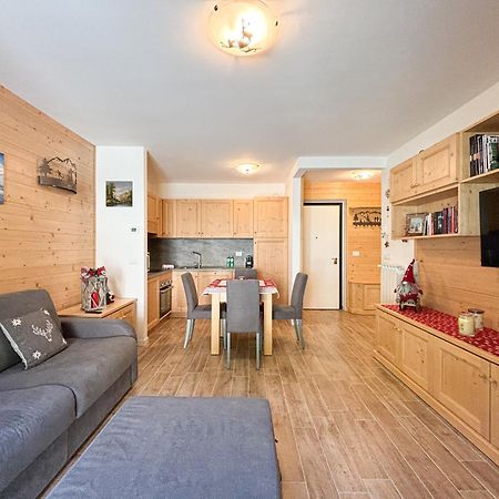 Aprica , Lusso A 300M Dalle Piste Da Sci, Garage Privato E Deposito Sci Gratuito Le Bratte Luaran gambar