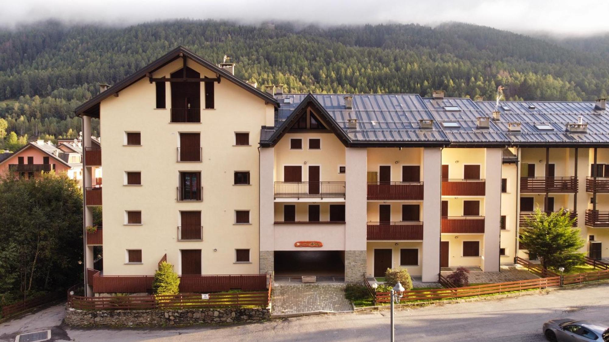 Aprica , Lusso A 300M Dalle Piste Da Sci, Garage Privato E Deposito Sci Gratuito Le Bratte Luaran gambar